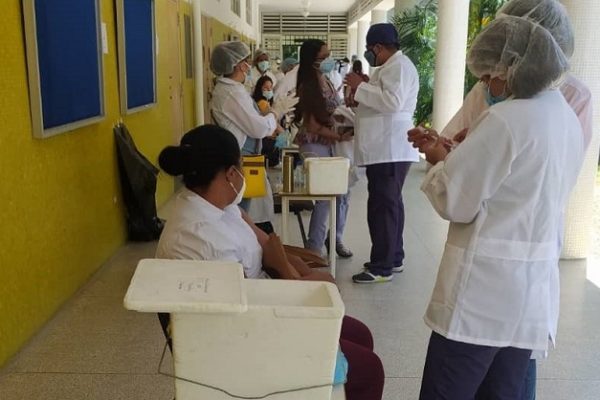 César Trómpiz informó instalación de 39 puntos de vacunación para el sector universitario