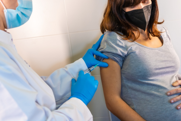 Detalles | Embarazadas y discapacitados pueden vacunarse contra el covid-19 sin previa cita