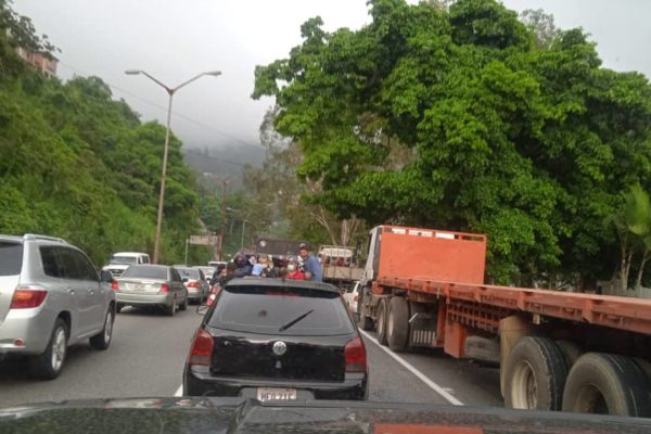 Accesos a Caracas restringidos: reportan alcabalas por medidas preventivas contra el Covid