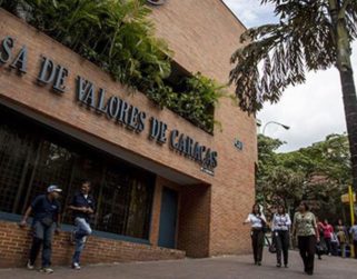 IBC ha caído 12,79% en lo va de 2022 y pierde más terreno frente al dólar (+Top 10 de acciones líderes)