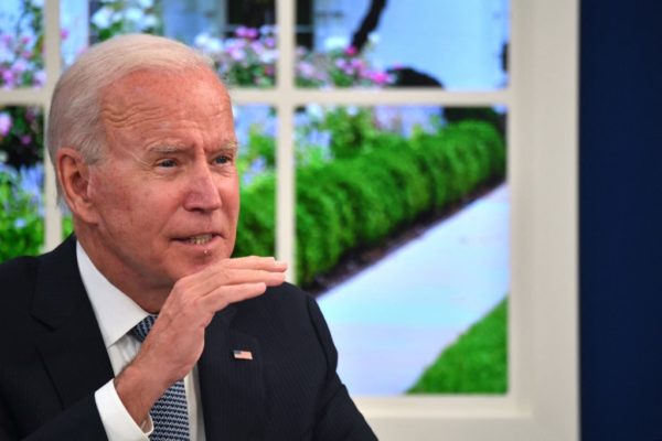 ¿Y dónde está el piloto? Biden confunde a Camboya con Colombia en cumbre de la ASEAN