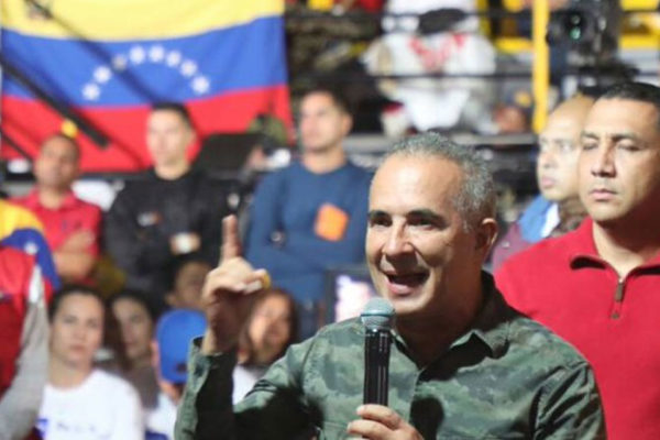 Freddy Bernal promete que se instalarán casas de bolsa y de cambio en Táchira