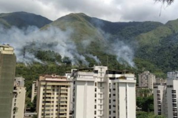 Explosión en líneas de alta tensión: Se registró un nuevo apagón en Caracas