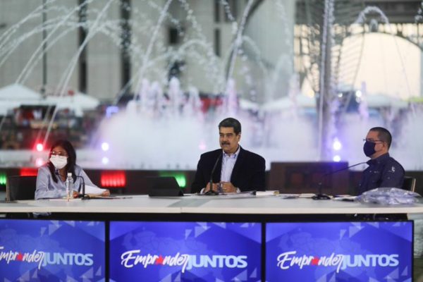 Maduro promete a la OIT fortalecer la estabilidad laboral en el país