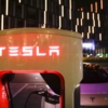 Tesla prepara una división de acciones de tres por cada una