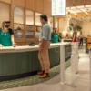 Starbucks se vincula con Amazon Go para servir cafés sin cajero