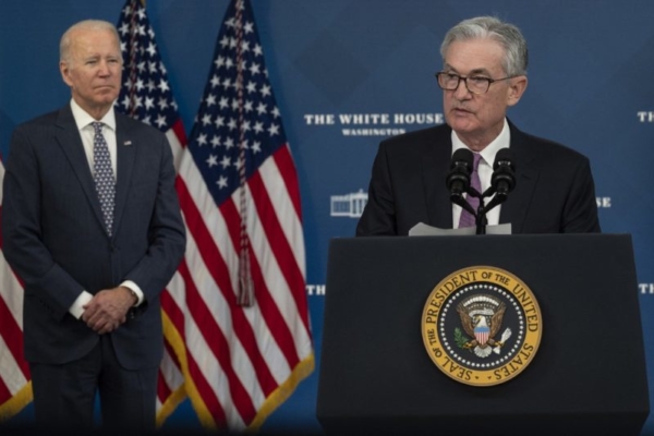 Variante ómicron amenaza la economía de EEUU, advierte Jerome Powell