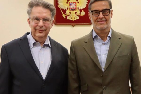 Canciller Plasencia llegó a Rusia: cumplirá con una agenda de trabajo y liderará una serie de conferencias