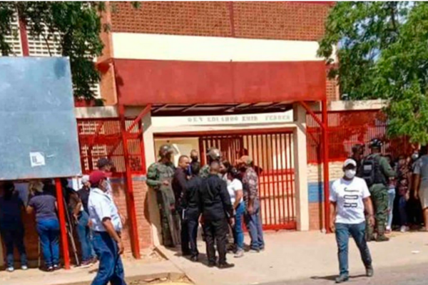 Reportan un muerto y dos heridos a las afueras de un centro de votación en el Zulia