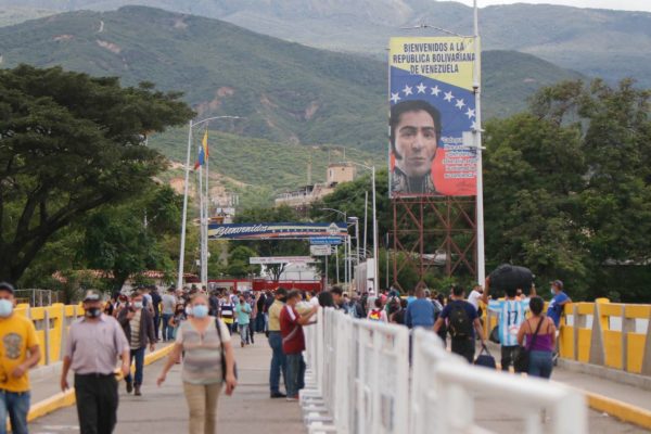 Claves | Así está funcionando el paso en la frontera entre Colombia y Venezuela