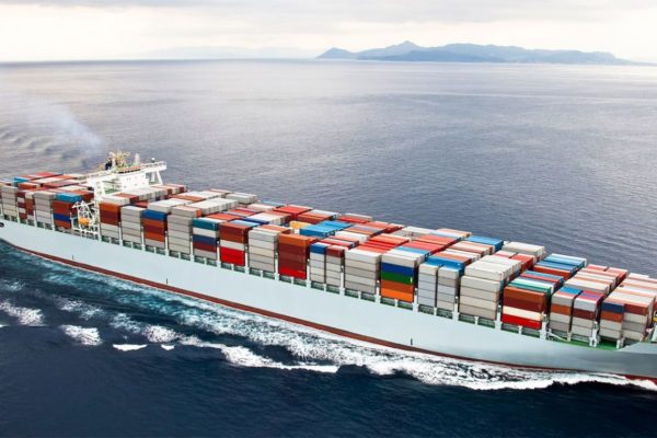 Precio del transporte marítimo China-Europa baja por primera vez desde los ataques en el mar Rojo