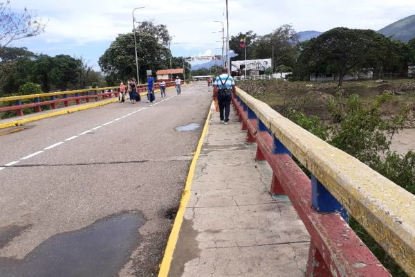 Reabren paso peatonal por el puente Francisco de Paula Santander ente Venezuela y Colombia