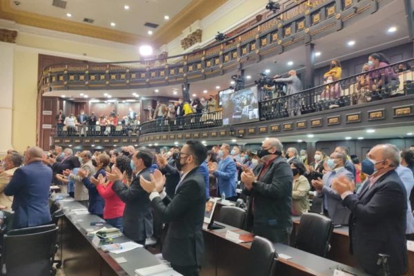 Diputado exige ajuste trimestral para los pensionados venezolanos
