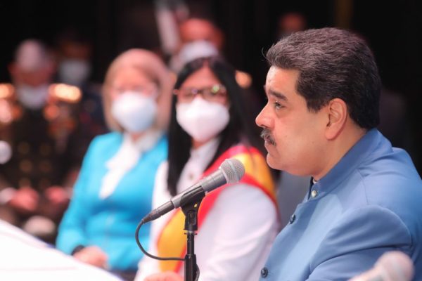 Maduro anuncia cambios en su tren Ejecutivo y sustituye al ministro de Salud