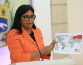Delcy Rodríguez denuncia que Países Bajos impidió su traslado a La Haya