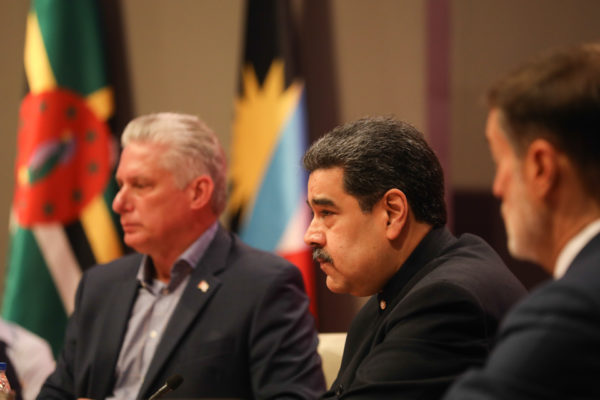 Maduro sospecha que nuevas variantes se utilizan para manipular precios del petróleo y las bolsas