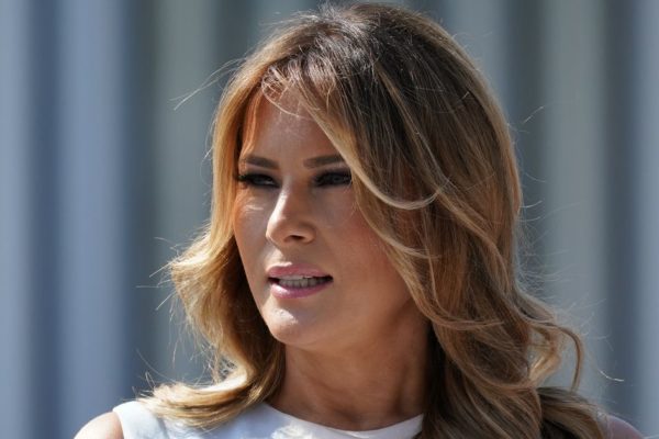 Melania Trump ingresa a la moda de los tokens y lanza su primer NFT