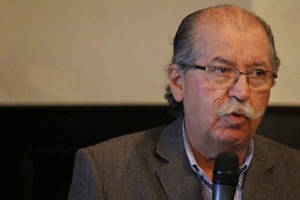 Briceño León advierte: Esta «mejoría» económica profundiza masiva exclusión social