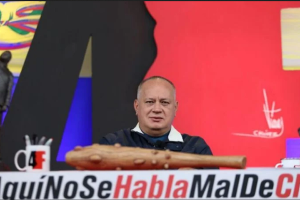 Diosdado Cabello presentará una denuncia contra el rector del CNE Roberto Picón (+video)