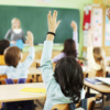 Florida sufre escasez de maestros escolares en medio del repunte de la covid