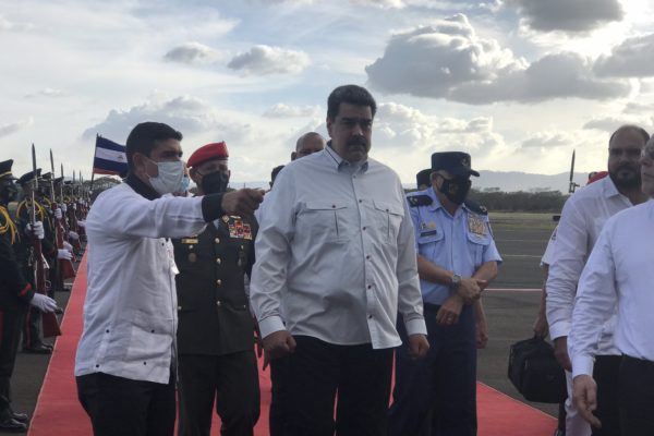 Nicolás Maduro arriba a Nicaragua para asistir a la toma de posesión de Ortega