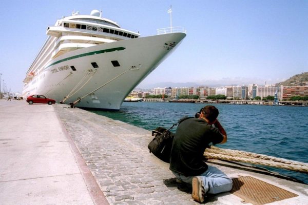 Corte emite orden de decomiso de crucero de Crystal por deuda de combustible