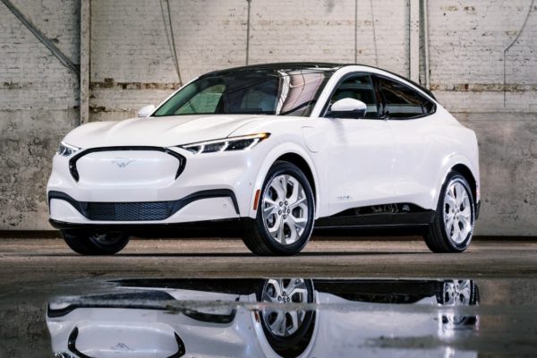 Mustang de Ford desplaza al modelo de Tesla como «Mejor elección» en 2022