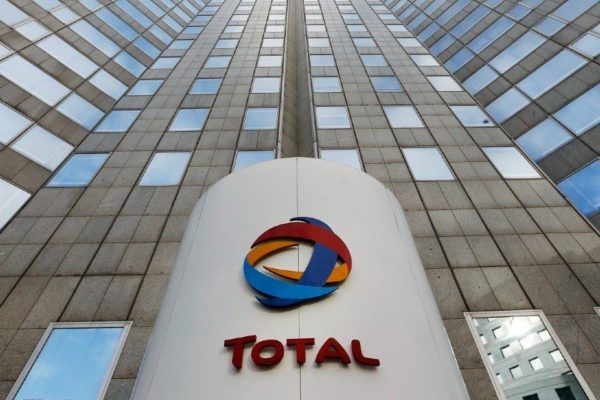 Bajo presión, TotalEnergies anuncia que no comprará más petróleo ruso en 2022