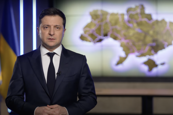 «Ucrania se reserva el derecho a defenderse», advierte el presidente Zelensky
