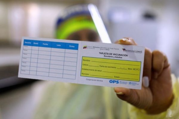 Aplicarán cada cuatro meses dosis de refuerzo de la vacuna contra el covid-19 en Venezuela, anunció Maduro