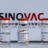 Sinovac construirá una planta de producción de vacunas en Bogotá
