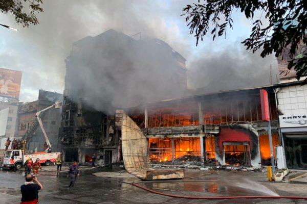 Autoridades confirman que incendio del local Cine Cittá fue causado por acumulación de combustible