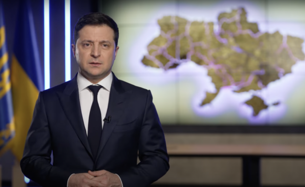 «Ucrania se reserva el derecho a defenderse», advierte el presidente Zelensky