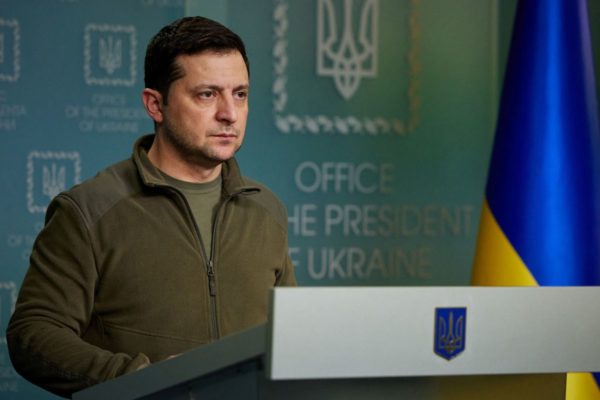 Rusia intentará «asaltar» Kiev esta noche, advierte Zelensky