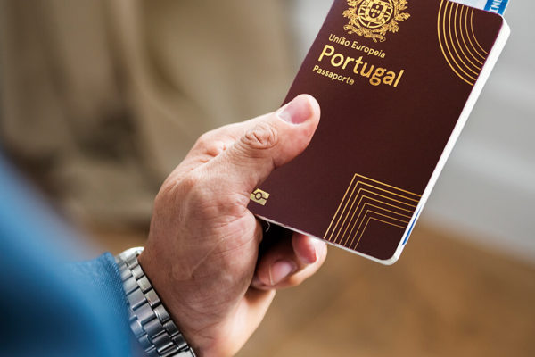 Portugal suspende a millonarios rusos concesiones de nuevas Golden Visa