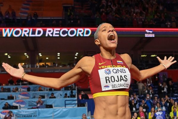 Yulimar Rojas gana tercer Mundial indoor con nuevo récord mundial de triple salto