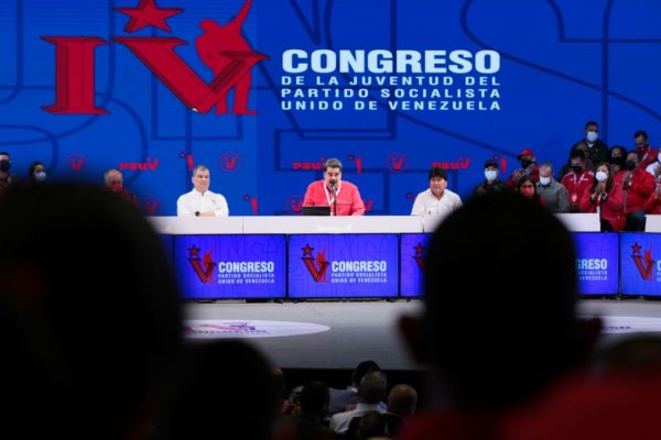 Maduro pagará aumento del salario mínimo con «ahorros» secretos y lanza nueva cruzada contra la corrupción