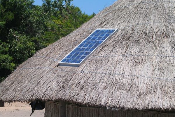 Por qué puede ser más rentable usar paneles solares para autoabastecerse de electricidad