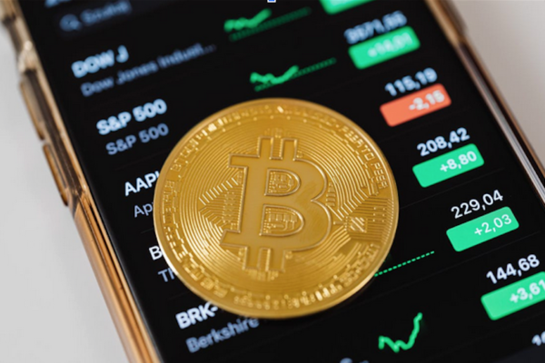 BlackRock se alía con Coinbase para facilitar inversiones en bitcoins