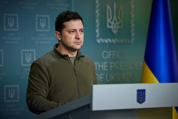 Zelenski pide al Parlamento ucraniano que prohíba las relaciones comerciales con Irán por 50 años