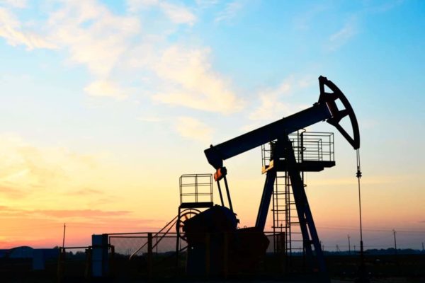 El petróleo de Texas abre con una subida del 1,58 %, hasta 113,53 dólares