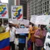 Pensionados y jubilados protestan ante el Ministerio del Trabajo este #26Abr