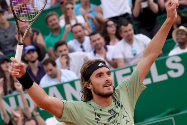 Tsitsipas conserva título de Montecarlo tras vencer al español Davidovich