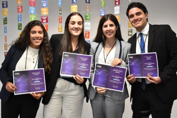 Estudiantes venezolanos crean soluciones para un futuro sostenible junto a KPMG en Venezuela