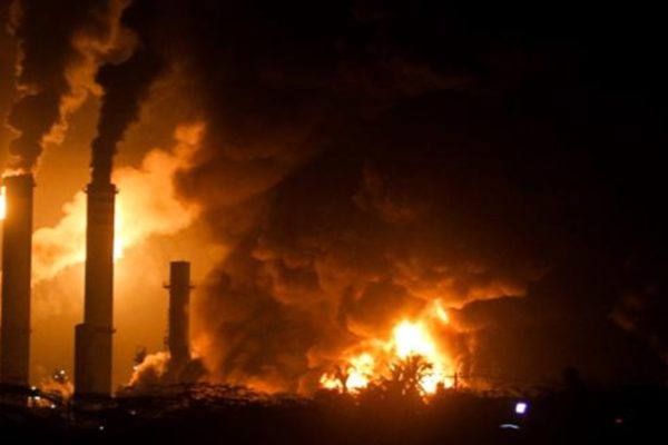 Al menos 80 muertos en explosión de refinería de petróleo ilegal en Nigeria