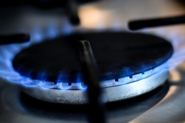 El consumo mundial de gas cayó un 1,6% en 2022, una bajada histórica