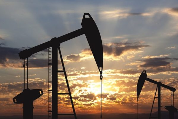 El petróleo de Texas baja un 1,7 % y cierra en 118,93 dólares