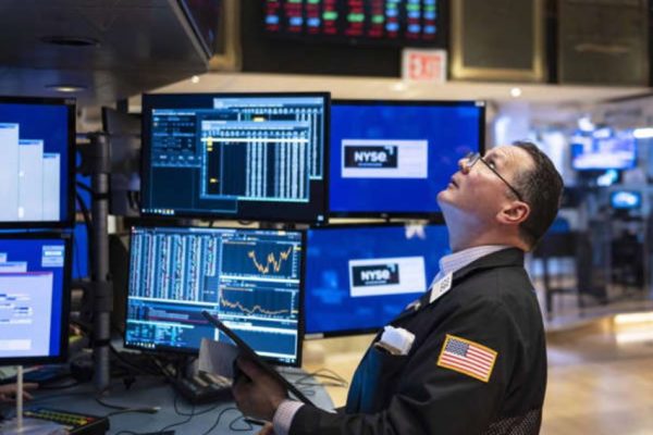 Wall Street abre en verde y el Dow sube un 0,35 %, tras el desplome de ayer