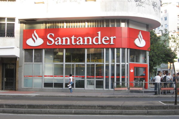 Santander se posiciona como líder de la banca mundial tras lograr un billón de euros en crédito