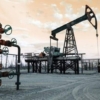 El petróleo de Texas abre con una bajada del 3,5 %, hasta 101,10 dólares
